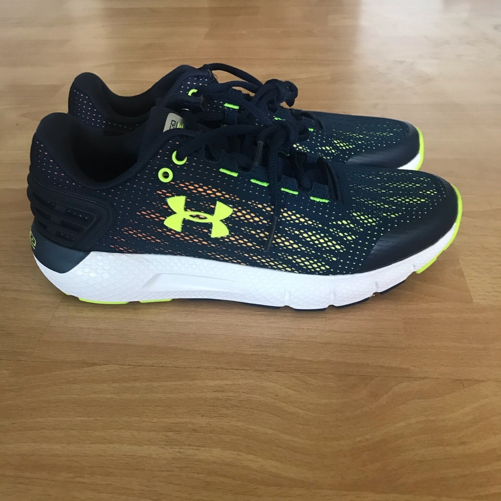 Under Armour Sneakers